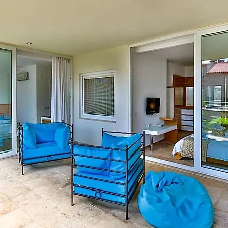 Villa Sleeps 11 Pool Air Con Wifi *