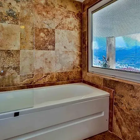 Sleeps 11 Pool Air Con Wifi Villa *