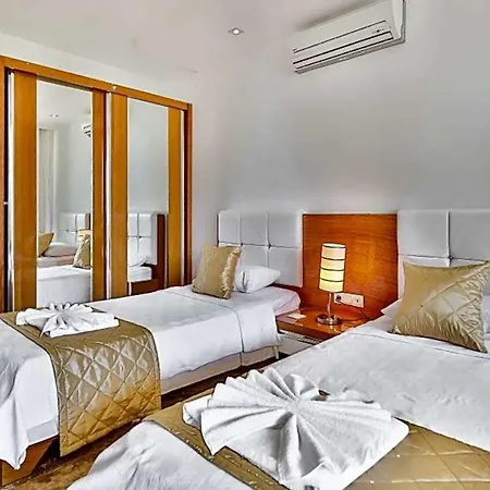 Sleeps 11 Pool Air Con Wifi