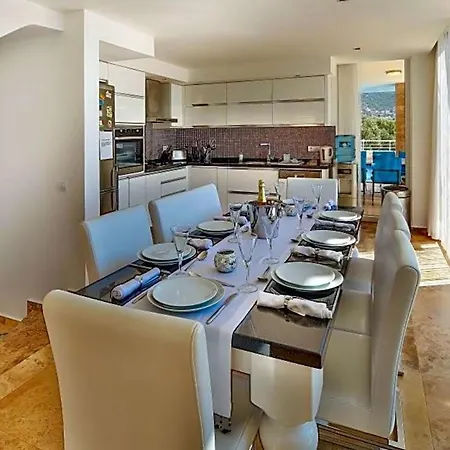 Sleeps 11 Pool Air Con Wifi Kalkan